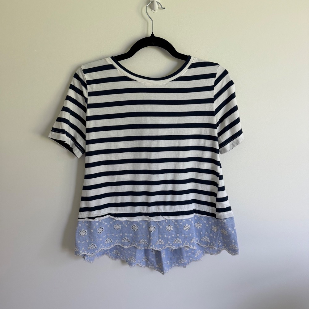 Sanctuary Striped Lace Up Back Eyelet Hem Top Navy Blue White XS T2368-CYR489N
